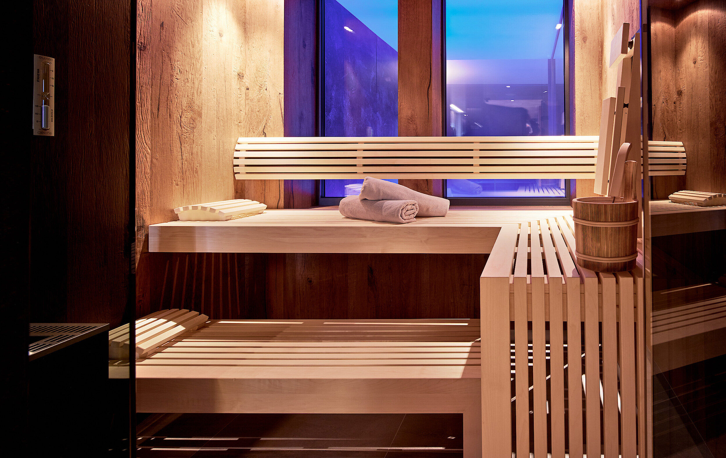 Design-Suite - Finnische Sauna mit Infrarot